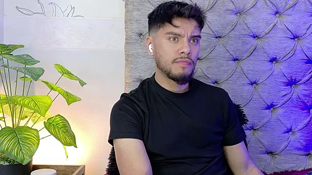 Tommidubois online show from September 21, 1:40 am