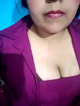 Love-Veronica online show from March 18, 9:01 am