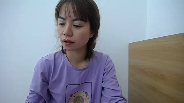 HotQueen online show from January 27, 5:47 am