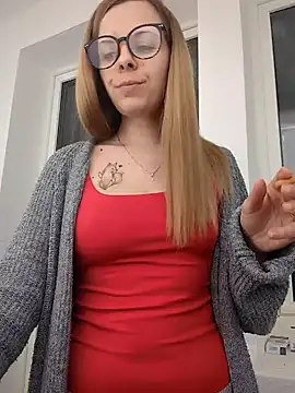 Snapshot of TerrasWildlife chatting on February 23, 9:55 am TerrasWildlife online show from February 23, 9:55 am