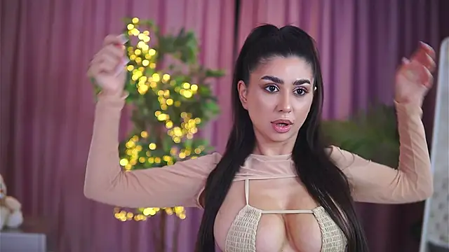 Snapshot of YemayaLuna chatting on December 19, 9:06 pm YemayaLuna online show from December 19, 9:06 pm