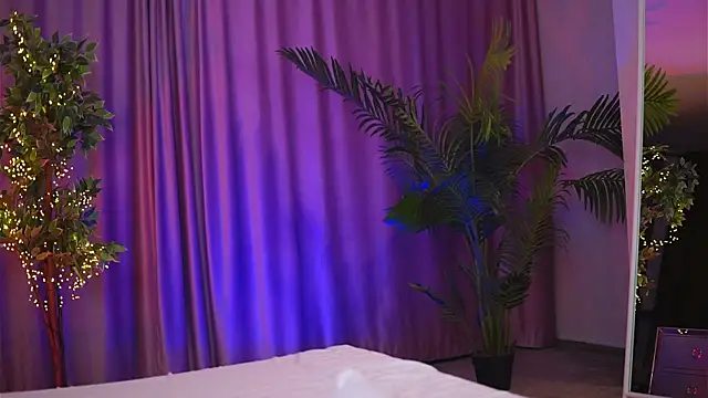 Snapshot of YemayaLuna chatting on February 24, 11:41 pm YemayaLuna online show from February 24, 11:41 pm