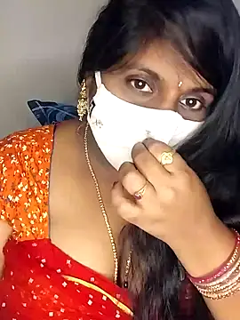 Snapshot of Sexy_Radhikaa chatting on February 26, 10:36 am Sexy Radhikaa online show from February 26, 10:36 am