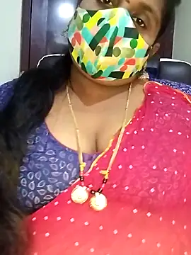 Snapshot of Sexy_Radhikaa chatting on November 2, 5:32 am Sexy Radhikaa online show from November 2, 5:32 am