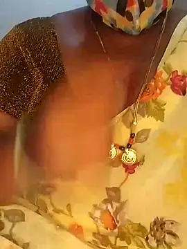 Snapshot of Sexy_Radhikaa chatting on November 11, 3:06 am Sexy Radhikaa online show from November 11, 3:06 am