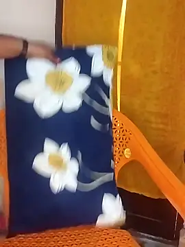 Snapshot of Sexy_Radhikaa chatting on November 13, 4:44 am Sexy Radhikaa online show from November 13, 4:44 am