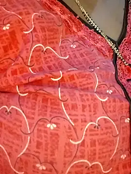 Snapshot of Sexy_Radhikaa chatting on November 17, 9:26 am Sexy Radhikaa online show from November 17, 9:26 am