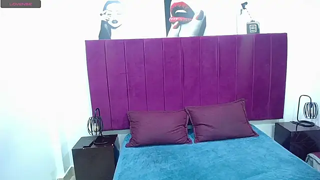 Kylee28 online show from February 7, 7:59 pm