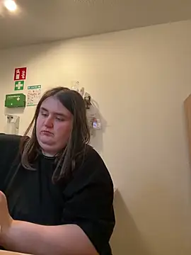 hotiee online show from March 7, 7:27 pm