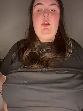 hotiee online show from April 28, 7:30 pm