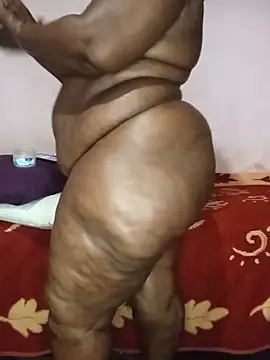 Snapshot of Sweetblackassxxx505 chatting on June 18, 10:25 pm Sweetblackassxxx505 online show from June 18, 10:25 pm