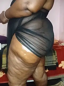 Snapshot of Sweetblackassxxx505 chatting on June 25, 10:58 pm Sweetblackassxxx505 online show from June 25, 10:58 pm