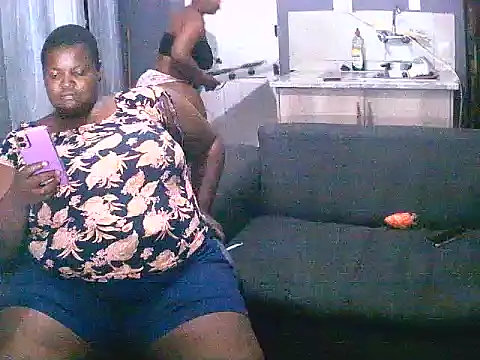 Snapshot of curvyloneah75 chatting on December 9, 8:23 pm curvyloneah75 online show from December 9, 8:23 pm