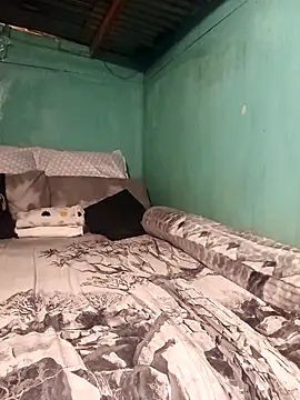 Snapshot of curvyloneah75 chatting on December 20, 6:59 pm curvyloneah75 online show from December 20, 6:59 pm