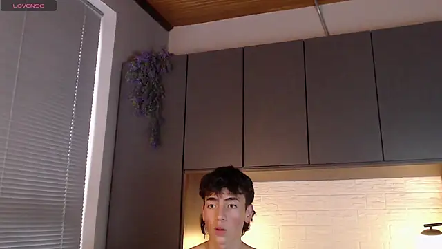 MattiDeLuca online show from December 26, 6:01 pm