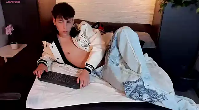 MattiDeLuca online show from December 31, 5:29 pm