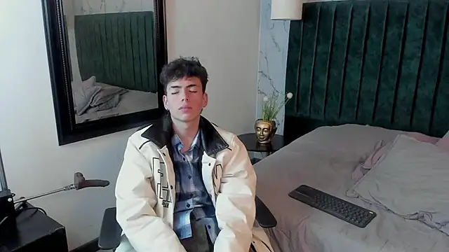 MattiDeLuca online show from February 2, 5:48 pm