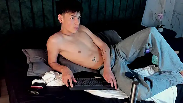 MattiDeLuca online show from February 26, 9:27 pm