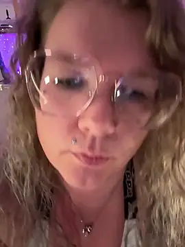 CurvyAnonymousGirl89 online show from February 20, 5:02 pm