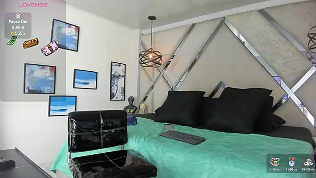 Snapshot of Pandora_Rey2 chatting on October 10, 1:32 pm Pandora Rey2 online show from October 10, 1:32 pm