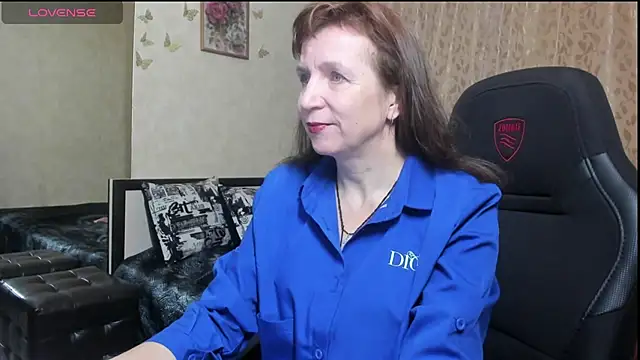 Debra Phoenix online show from November 21, 10:30 pm