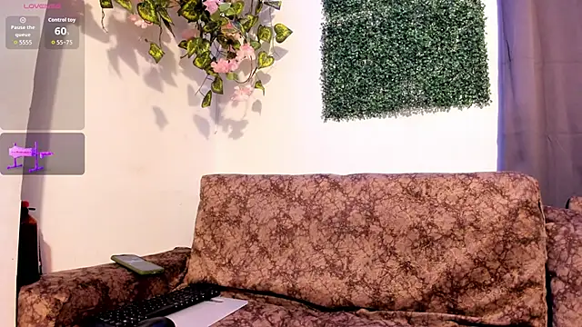 Snapshot of MeleekXXX_ chatting on February 24, 9:24 pm MeleekXXX online show from February 24, 9:24 pm