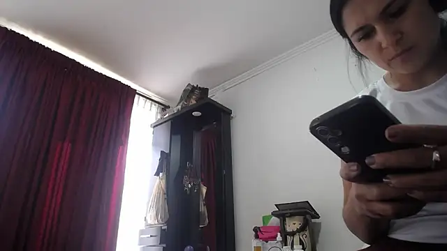 princehermosa44 online show from March 22, 3:37 pm