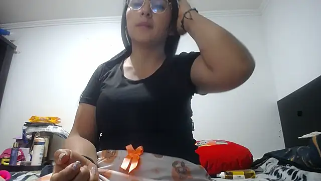 princehermosa44 online show from July 4, 11:33 pm