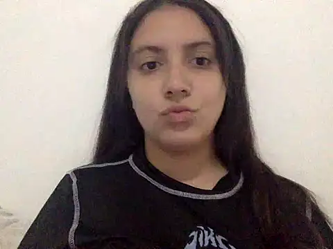 Snapshot of xBubblyBarbiexx chatting on February 20, 3:03 am xBubblyBarbiexx online show from February 20, 3:03 am