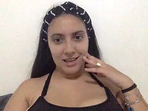 Snapshot of xBubblyBarbiexx chatting on February 25, 3:05 am xBubblyBarbiexx online show from February 25, 3:05 am