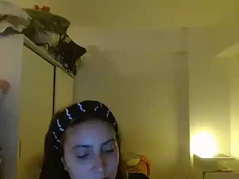 Snapshot of xBubblyBarbiexx chatting on February 28, 3:18 am xBubblyBarbiexx online show from February 28, 3:18 am