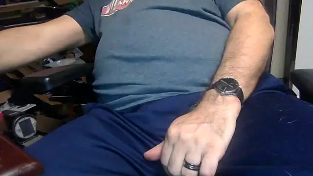 Snapshot of thickdaddy59 chatting on December 21, 5:36 am thickdaddy59 online show from December 21, 5:36 am