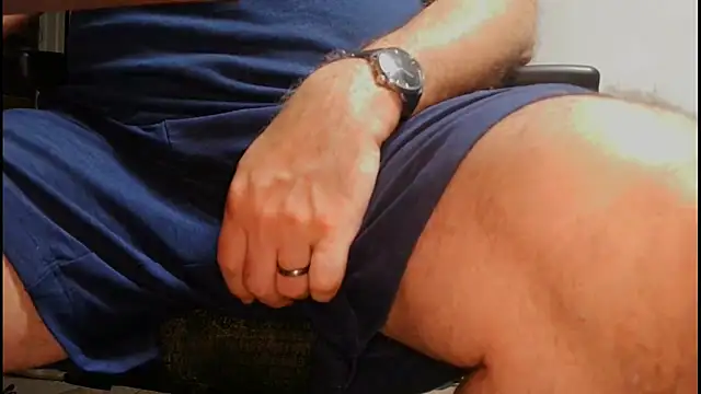 thickdaddy59 online show from June 10, 3:18 am