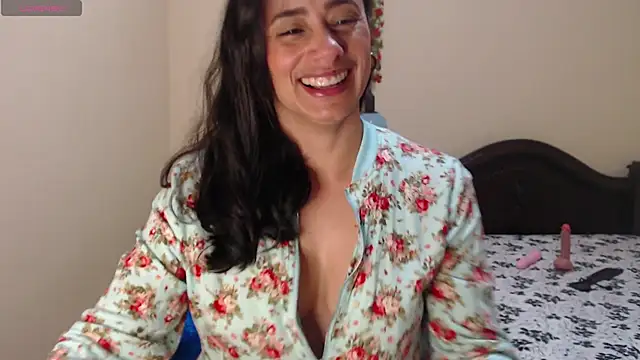 Snapshot of sara_florez1 chatting on January 2, 12:13 pm sara florez1 online show from January 2, 12:13 pm