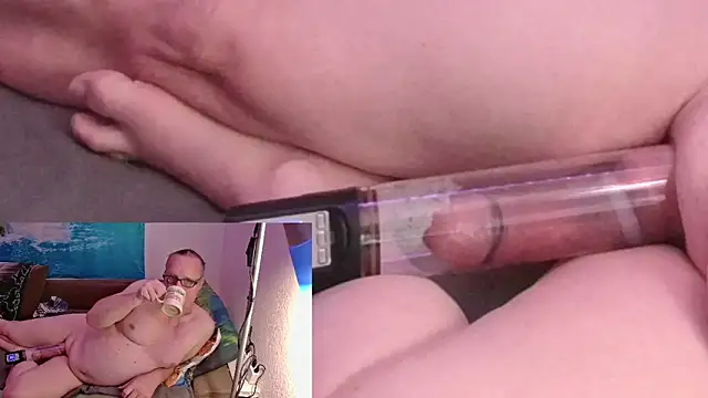 Snapshot of Manfred1012 chatting on October 13, 3:39 am Manfred1012 online show from October 13, 3:39 am