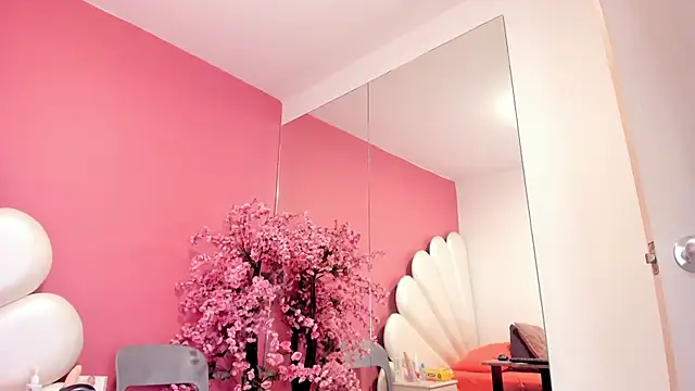 Zoey Donovan online show from March 6, 7:43 pm