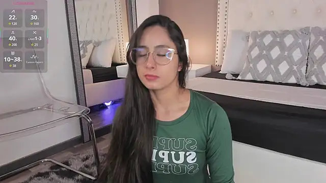 Julia Martinez  online show from June 24, 11:42 am