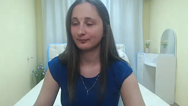 MichelLeee online show from May 26, 11:50 am
