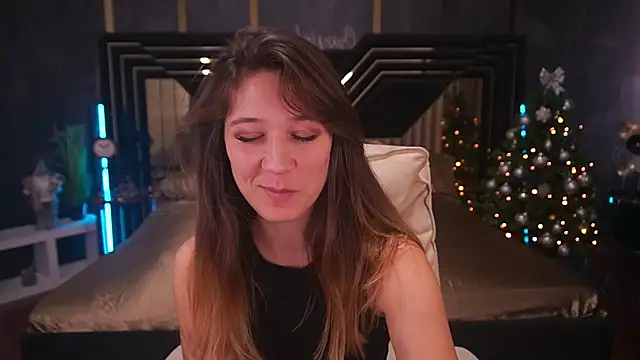 DreamyLinaa online show from December 11, 7:53 am
