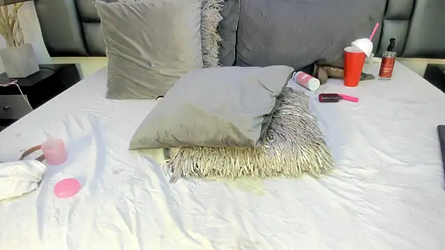 AshleyHill2 online show from March 3, 9:22 am