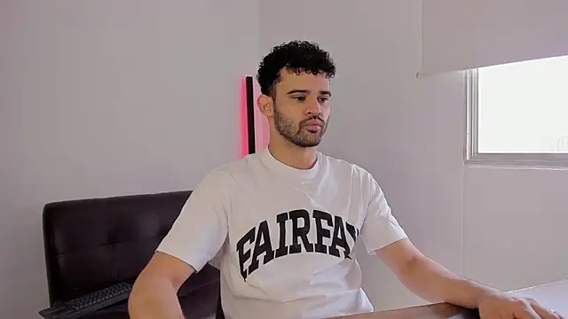 Snapshot of andrewChris_ chatting on September 25, 3:16 pm andrewChris online show from September 25, 3:16 pm