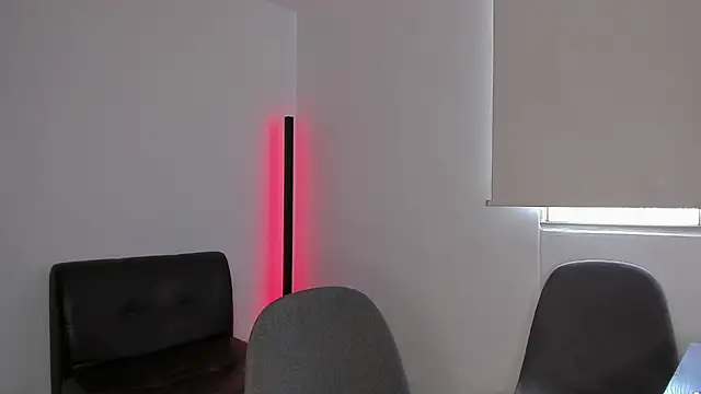 Snapshot of andrewChris_ chatting on October 2, 4:14 pm andrewChris online show from October 2, 4:14 pm