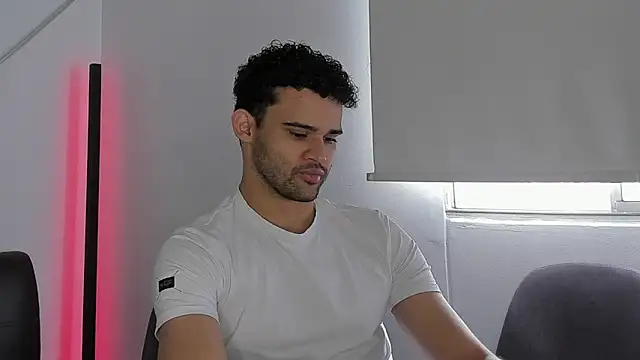 Snapshot of andrewChris_ chatting on October 6, 2:58 pm andrewChris online show from October 6, 2:58 pm