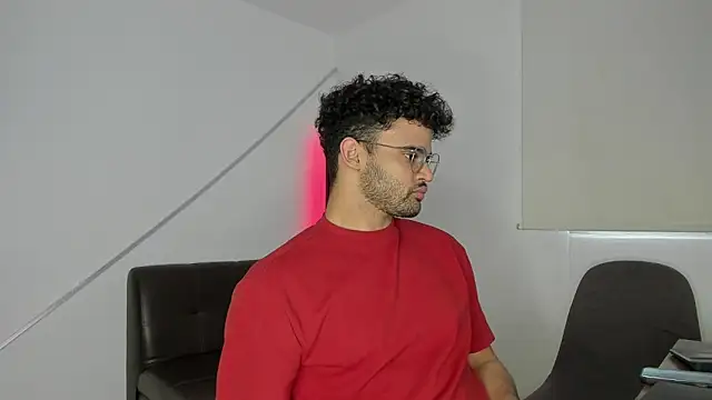 Snapshot of andrewChris_ chatting on October 9, 9:24 pm andrewChris online show from October 9, 9:24 pm