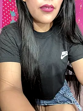 Snapshot of Velyn_18 chatting on December 2, 5:41 pm Velyn 18 online show from December 2, 5:41 pm