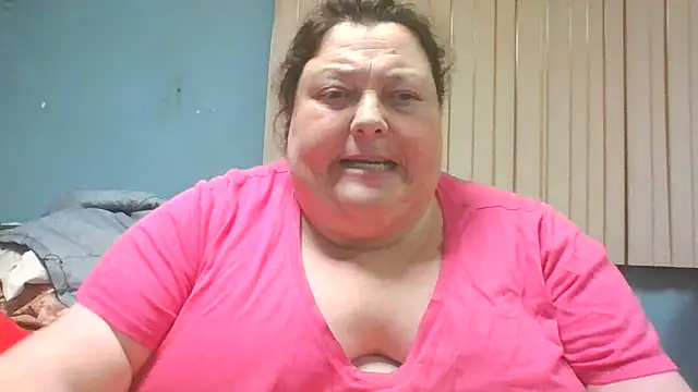 Honeybee2025 online show from December 11, 10:49 pm