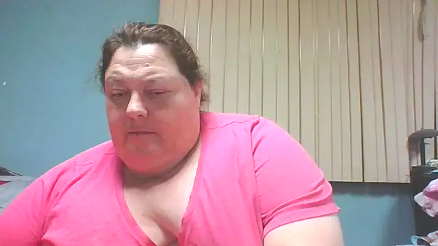 Honeybee2025 online show from December 12, 11:36 pm