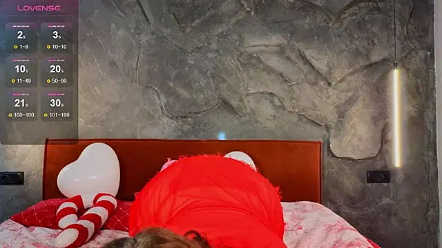 Snapshot of GwendolynFinch chatting on February 14, 7:07 am GwendolynFinch online show from February 14, 7:07 am