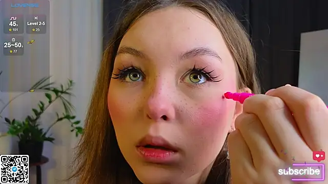 Snapshot of GwendolynFinch chatting on March 2, 1:04 am GwendolynFinch online show from March 2, 1:04 am