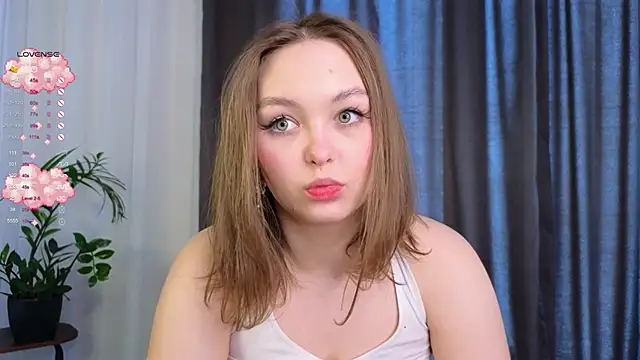 Snapshot of GwendolynFinch chatting on March 12, 7:13 am GwendolynFinch online show from March 12, 7:13 am